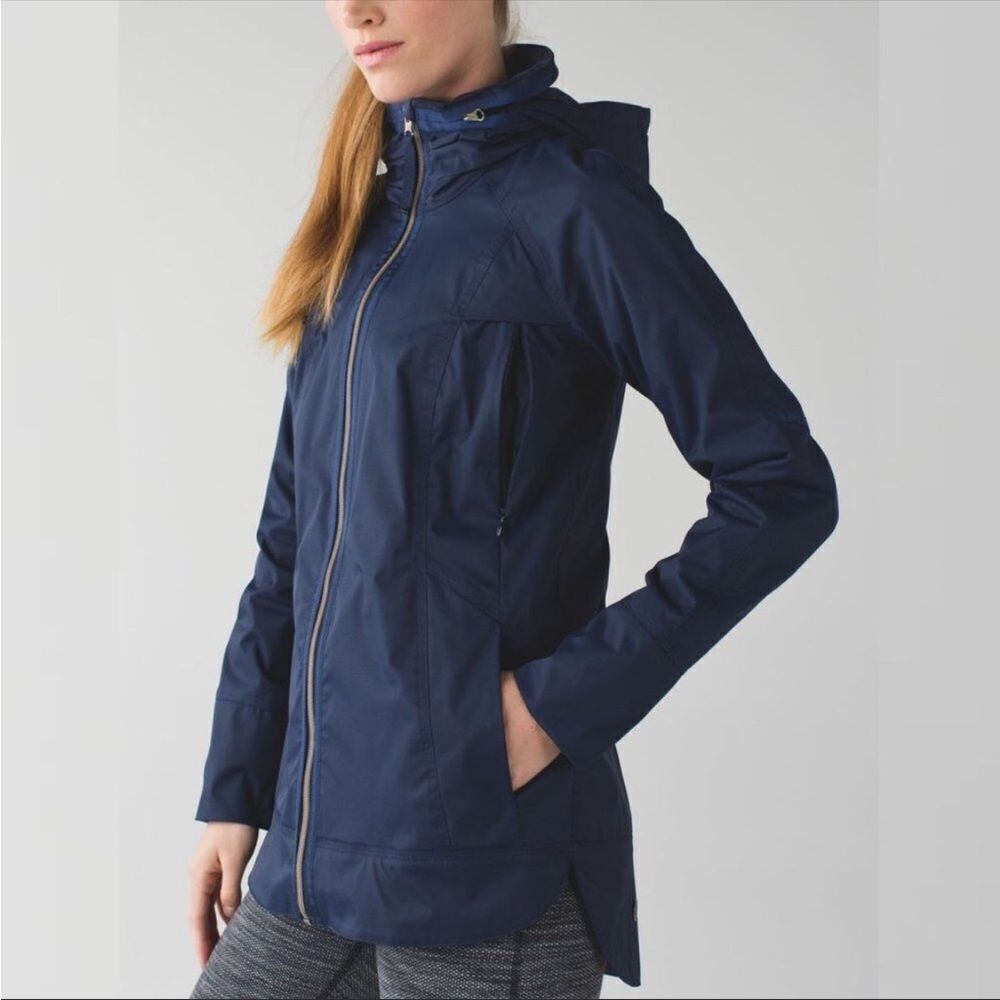 LULULEMON | Fo Drizzle Rain Jacket Deep Navy Blue Zip Front Women’s Size 6